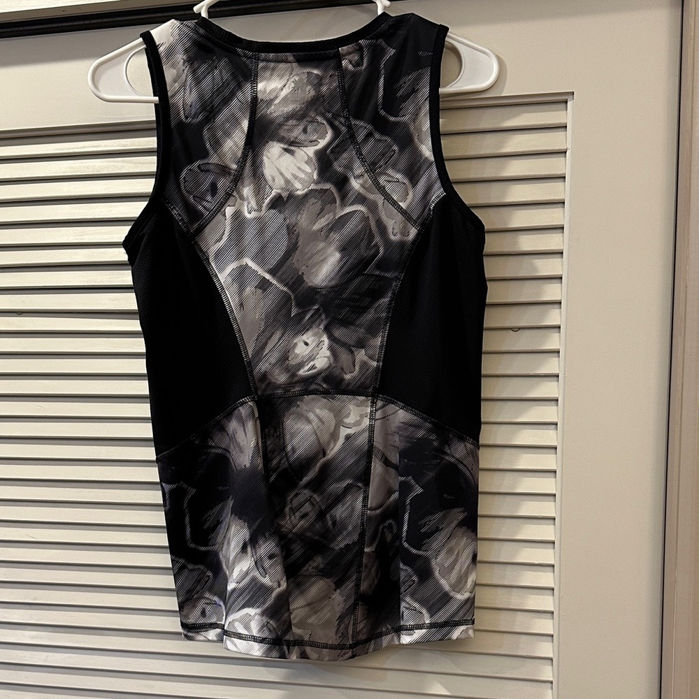 Tek Gear DryTek Black, White and Gray Floral Tank Top - Picture 3 of 8
